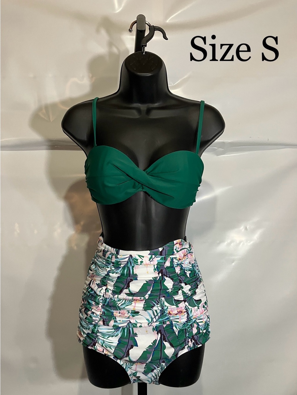 Women’s Green Twist Top with High-Waist Tropical Ruched Bottoms Size Small